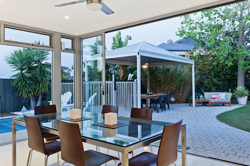 indoor-outdoor kitchen